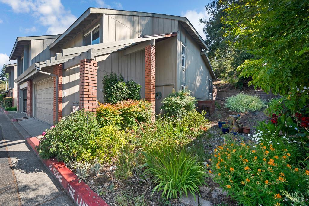 3111 Luna Ct