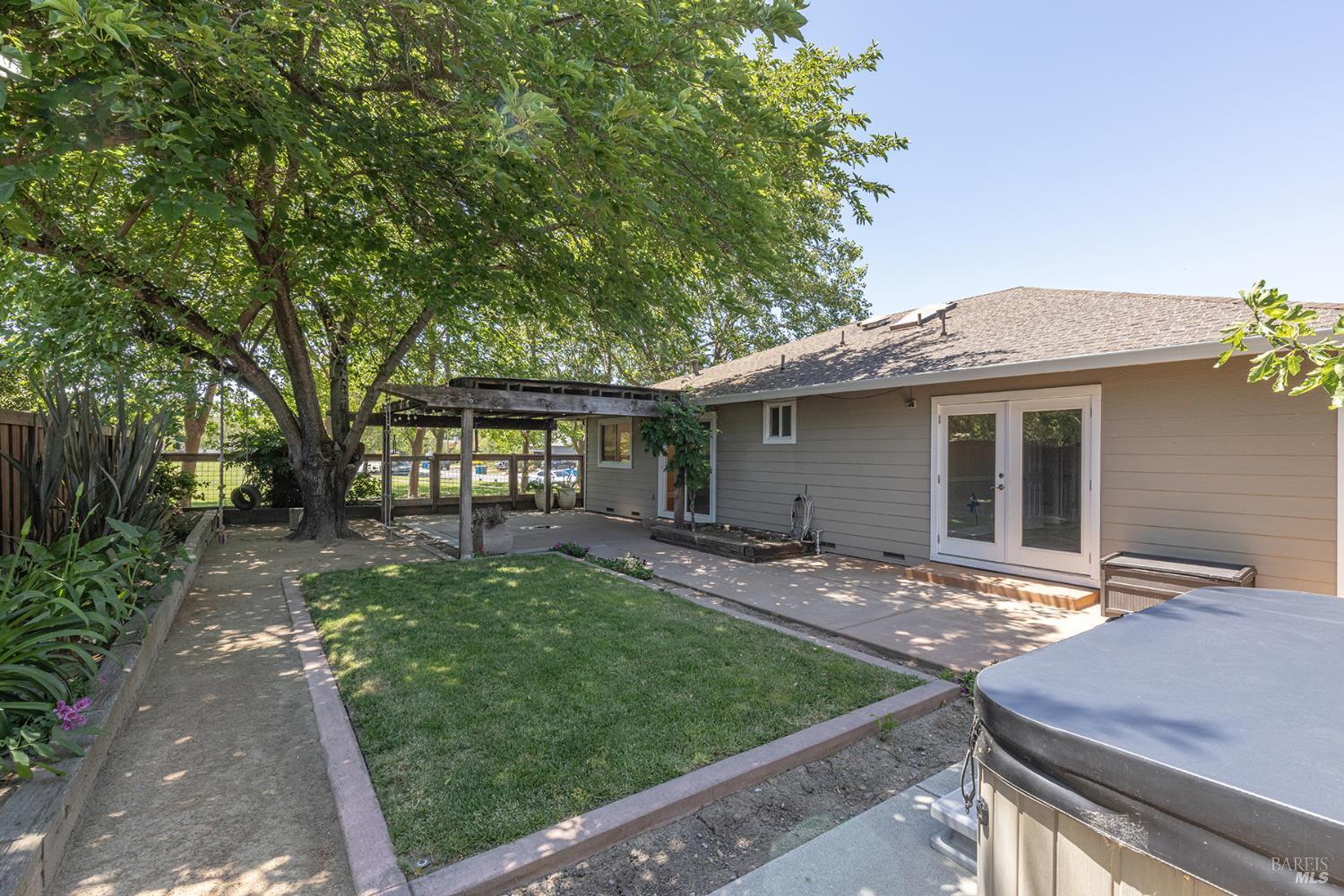 2470 Darla Dr