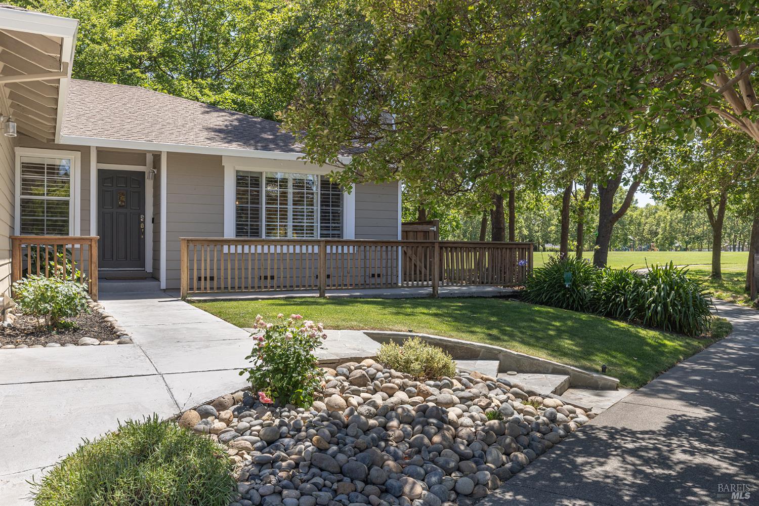 2470 Darla Dr