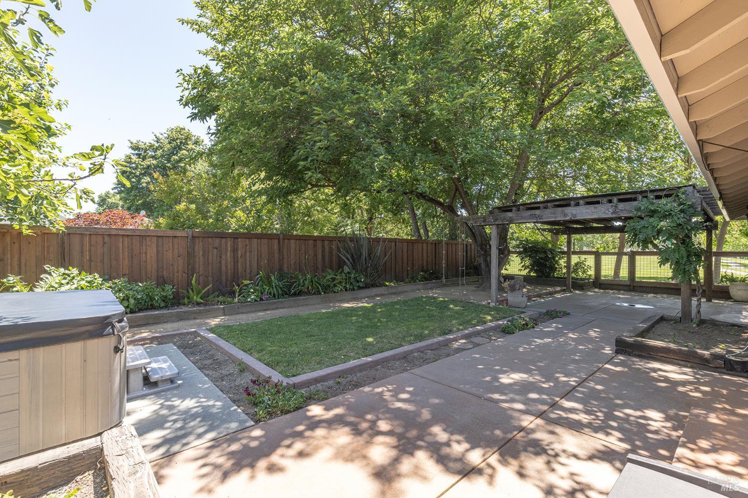 2470 Darla Dr