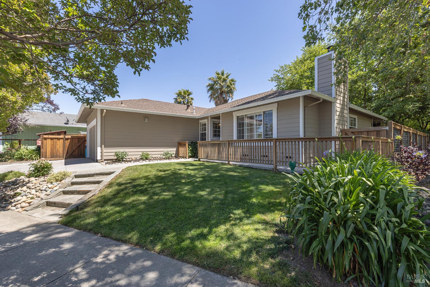 2470 Darla Dr