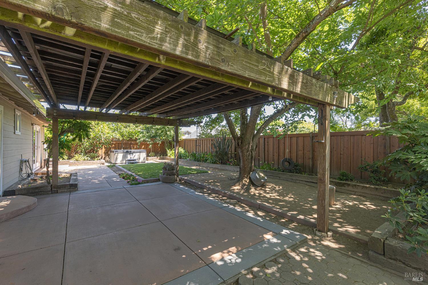 2470 Darla Dr