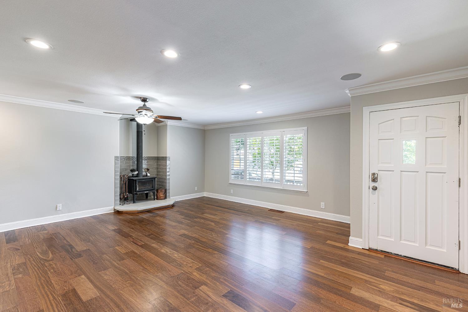 2470 Darla Dr