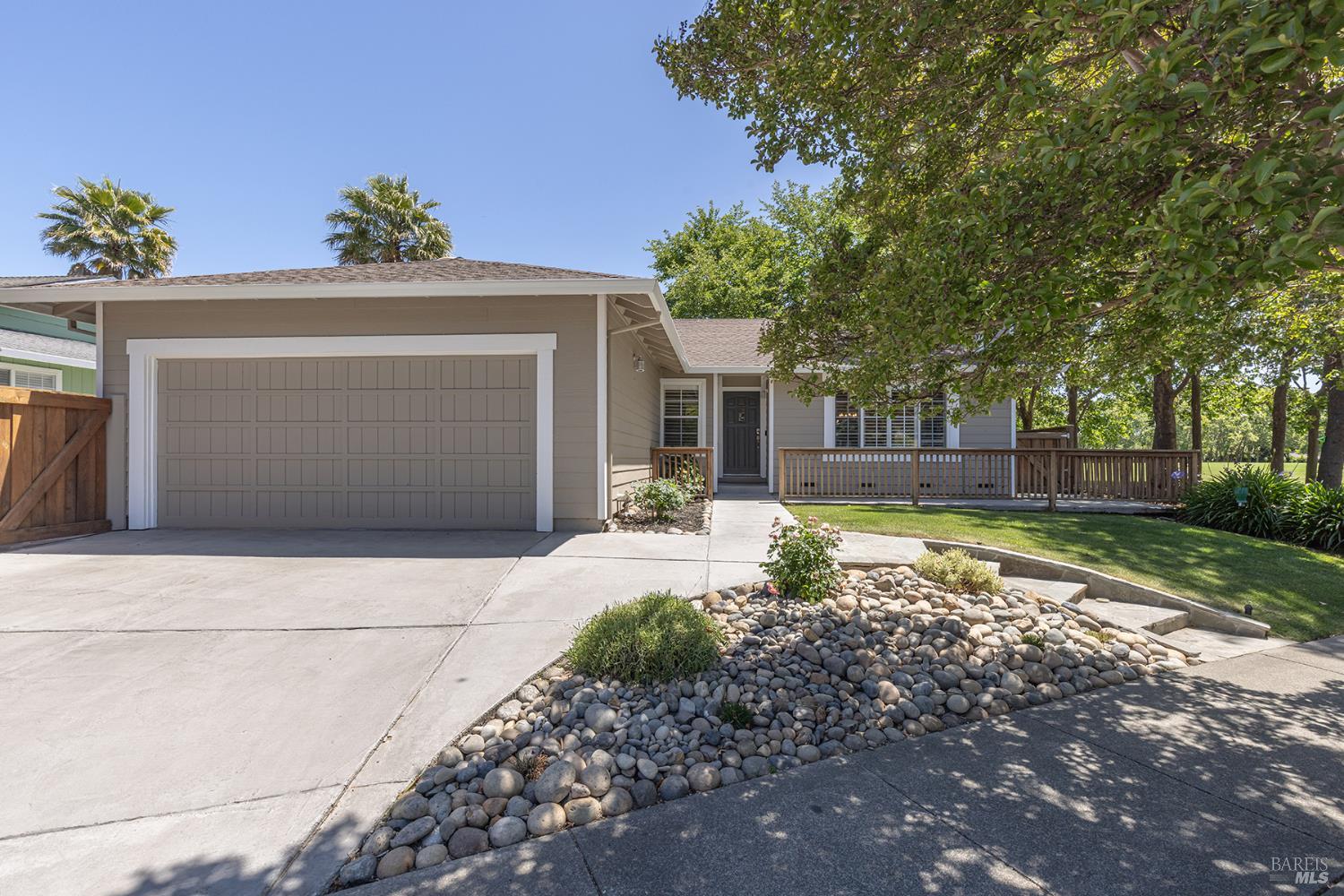 2470 Darla Dr