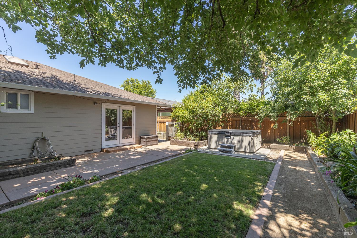 2470 Darla Dr