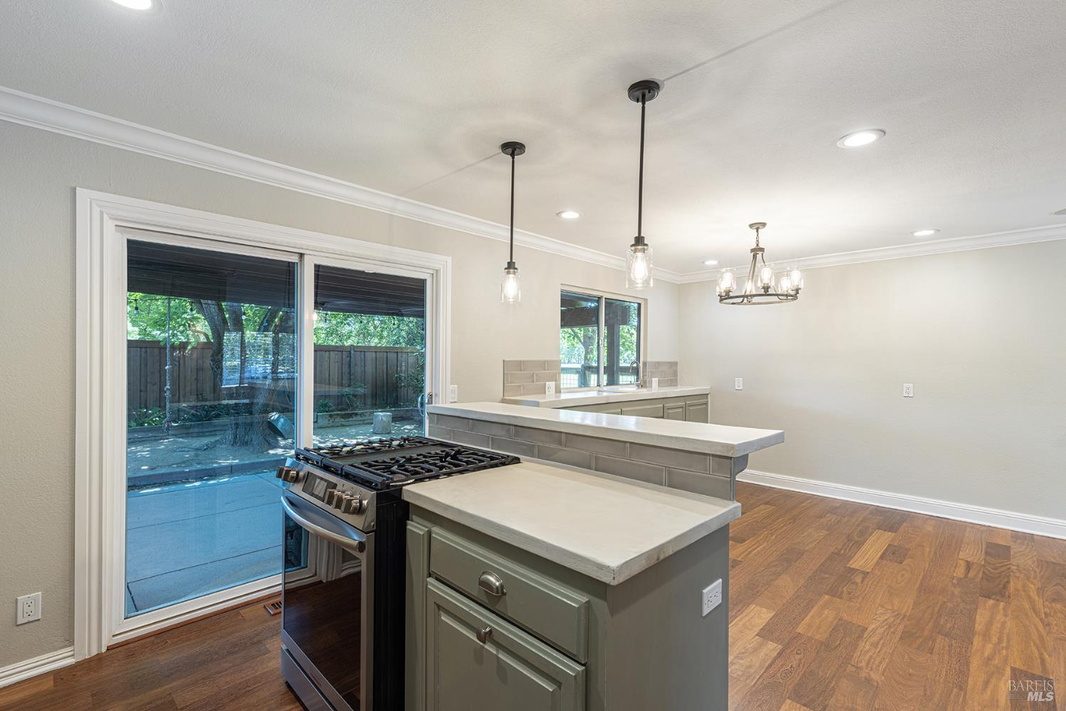2470 Darla Dr