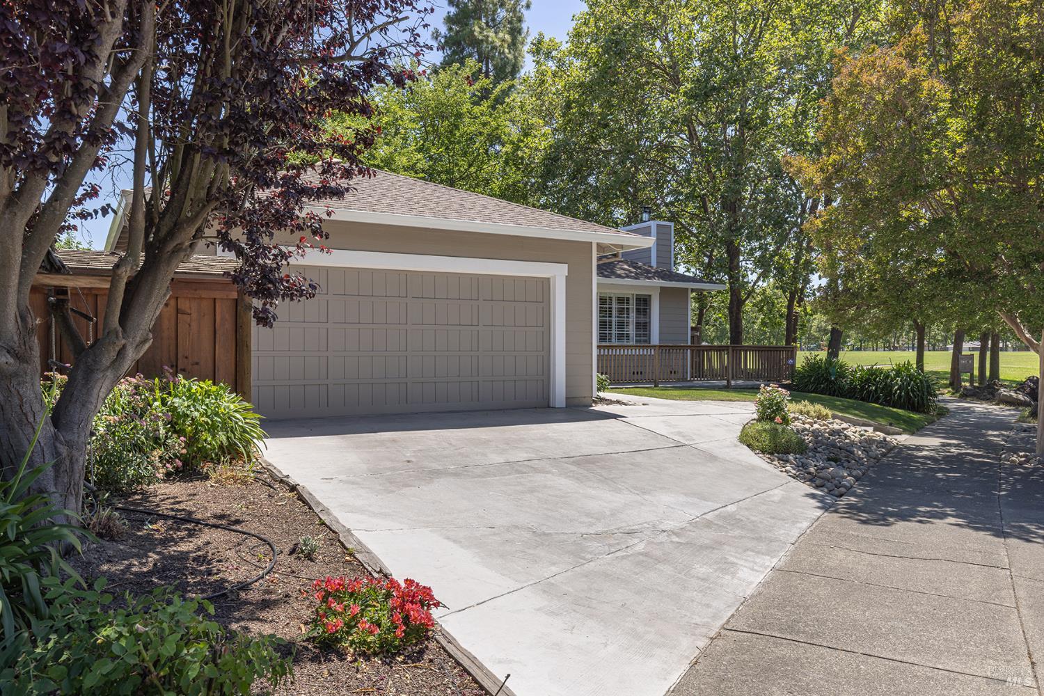 2470 Darla Dr