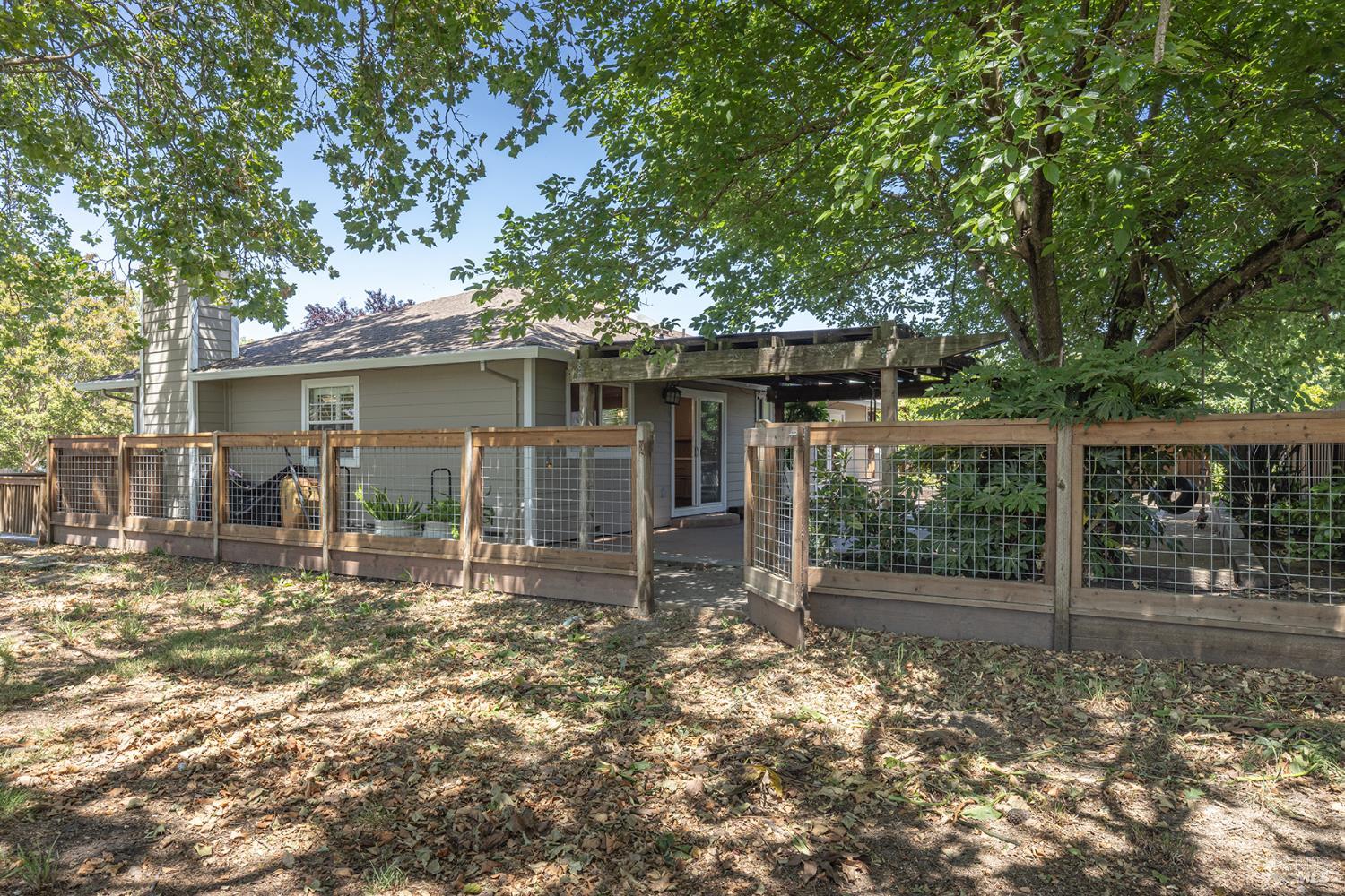2470 Darla Dr