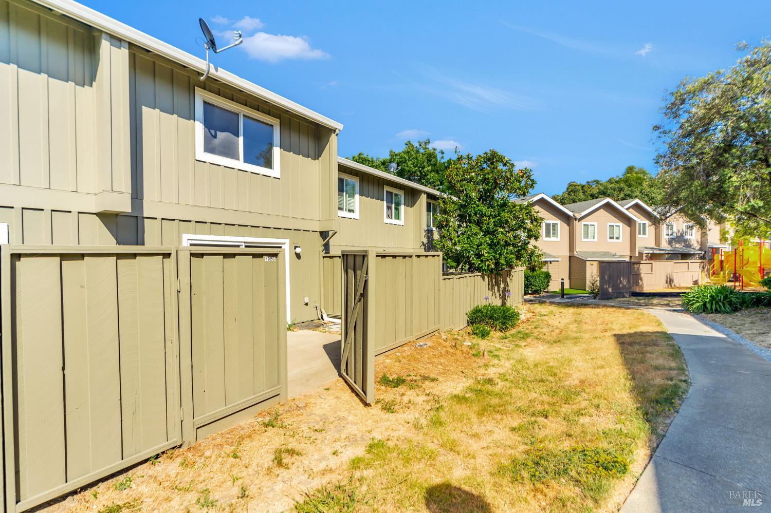 1285 Redwood Boulevard # C