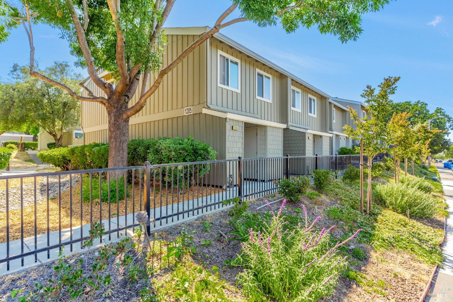 1285 Redwood Boulevard # C