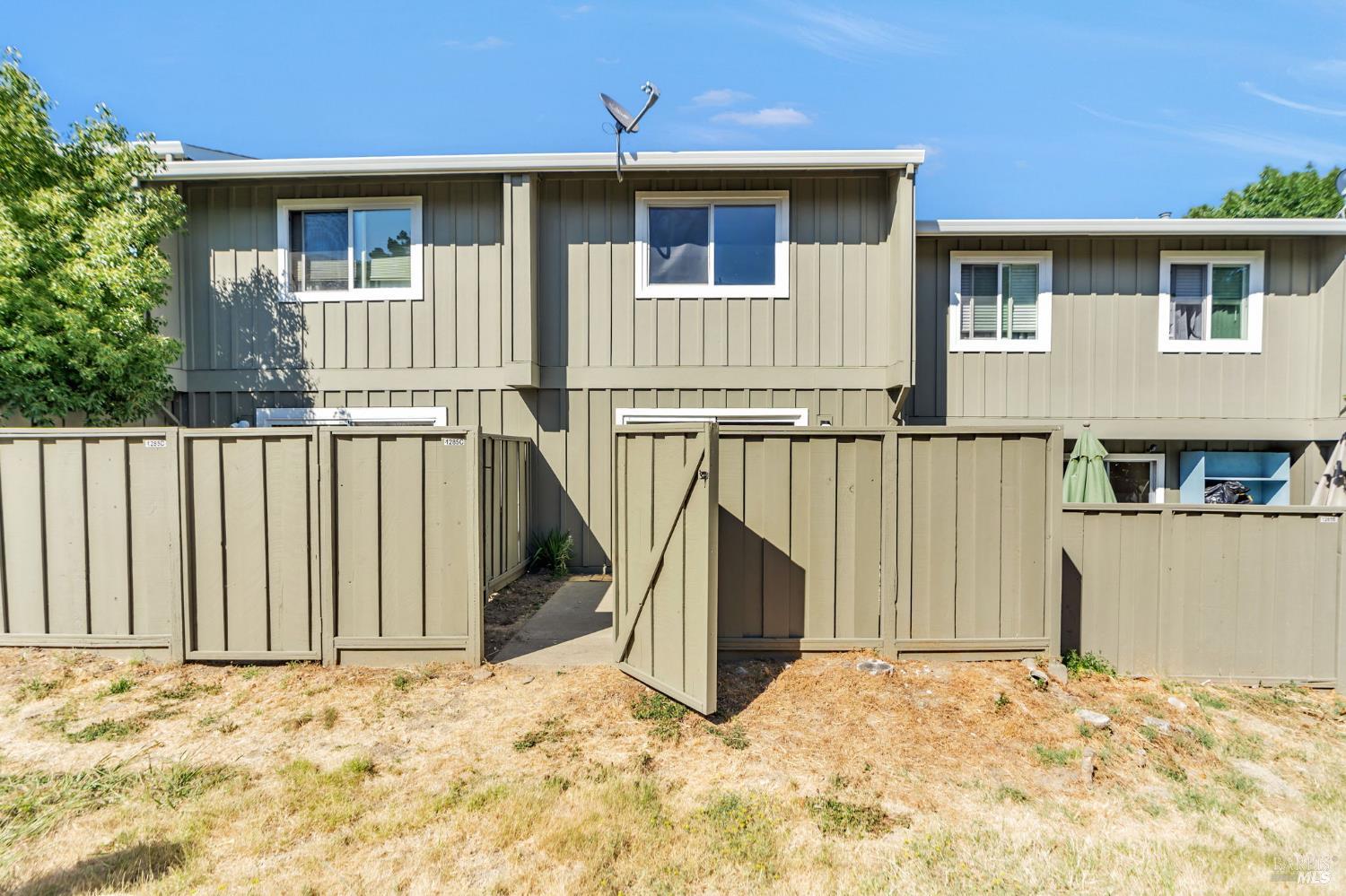 1285 Redwood Boulevard # C