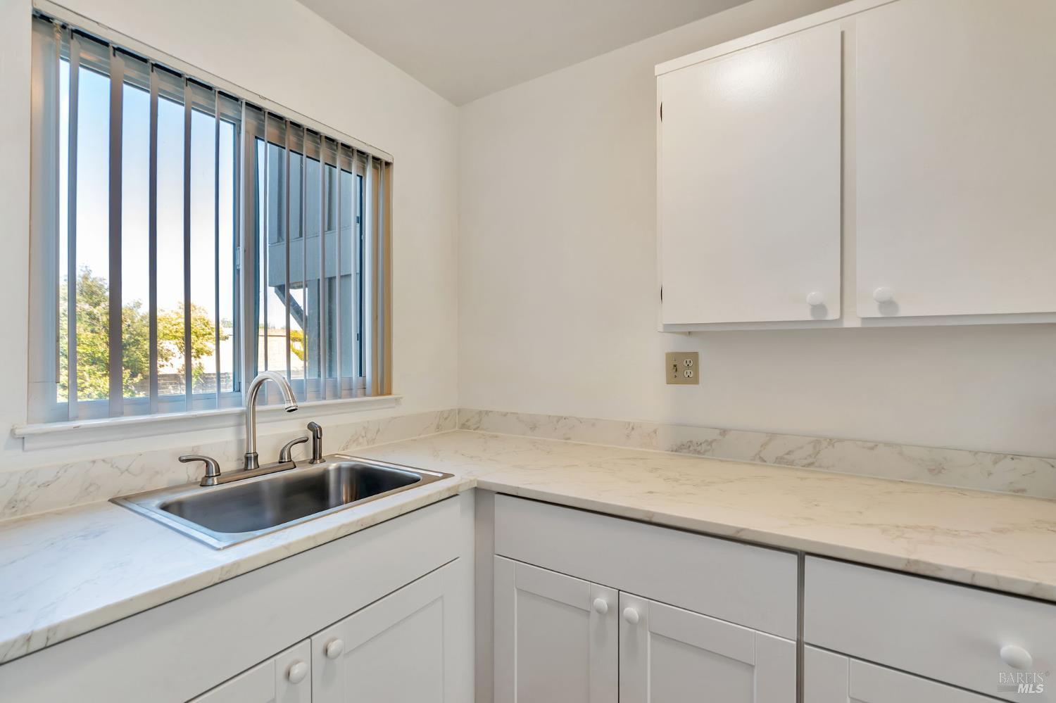 1285 Redwood Boulevard # C