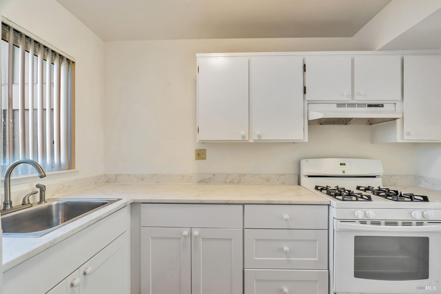 1285 Redwood Boulevard # C