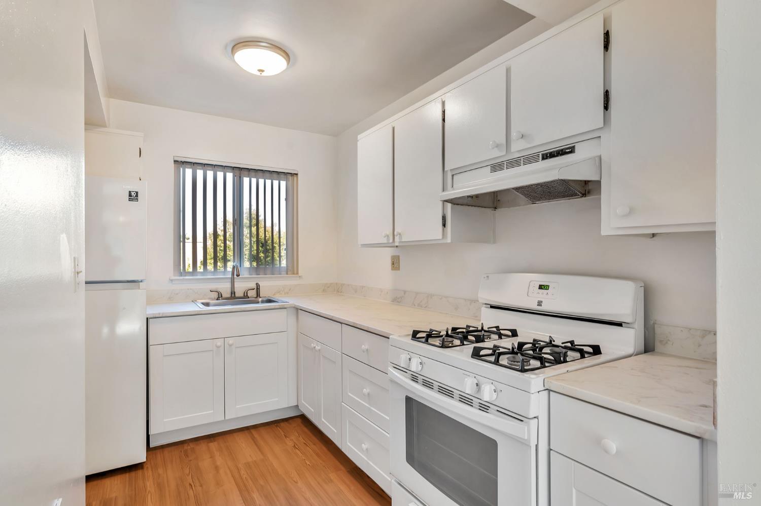 1285 Redwood Boulevard # C