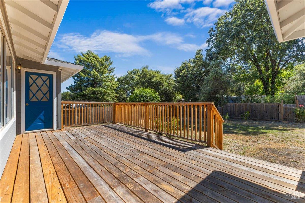 549 Hillside Dr