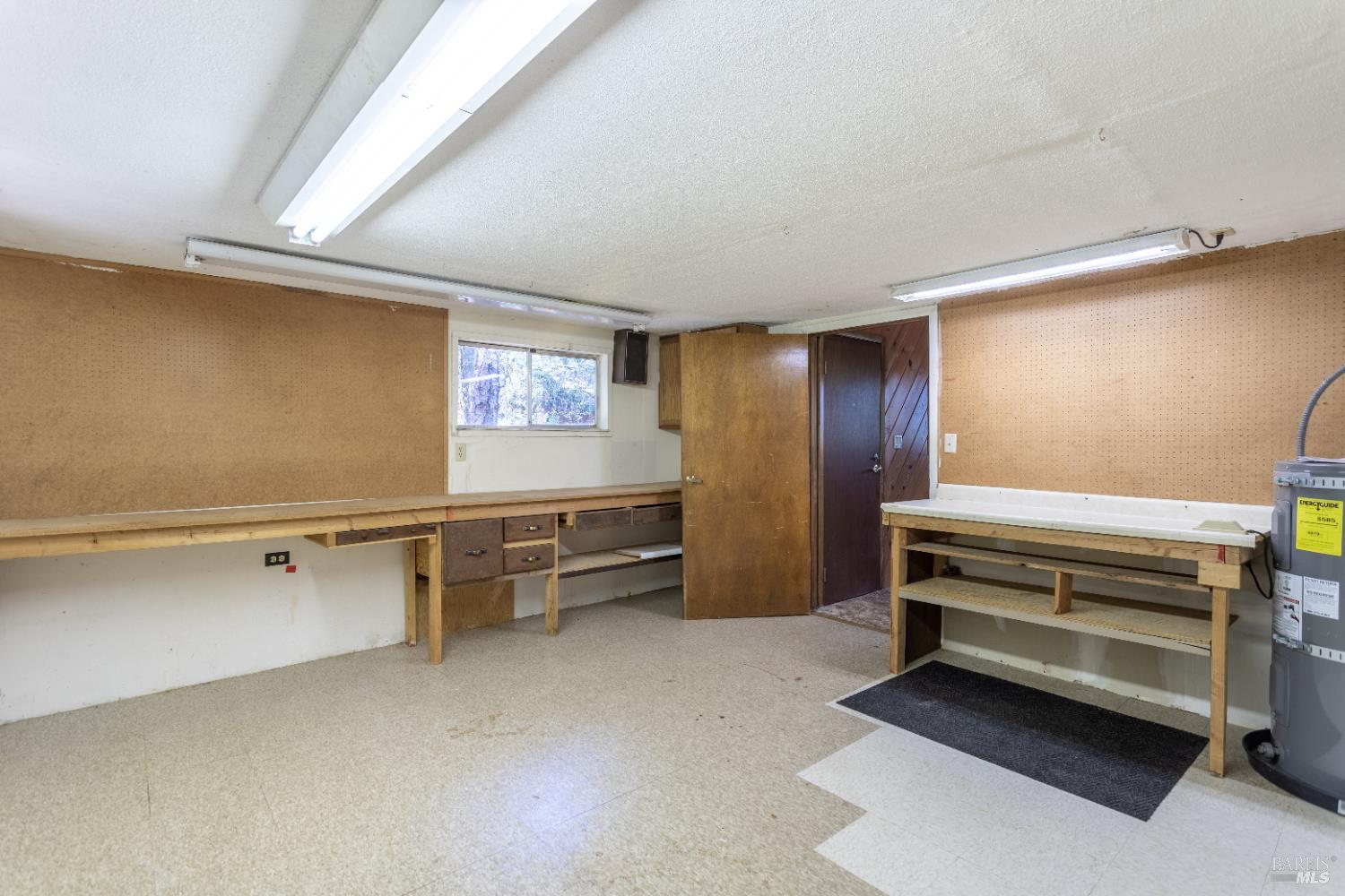 7722 Hidden Creek Ln