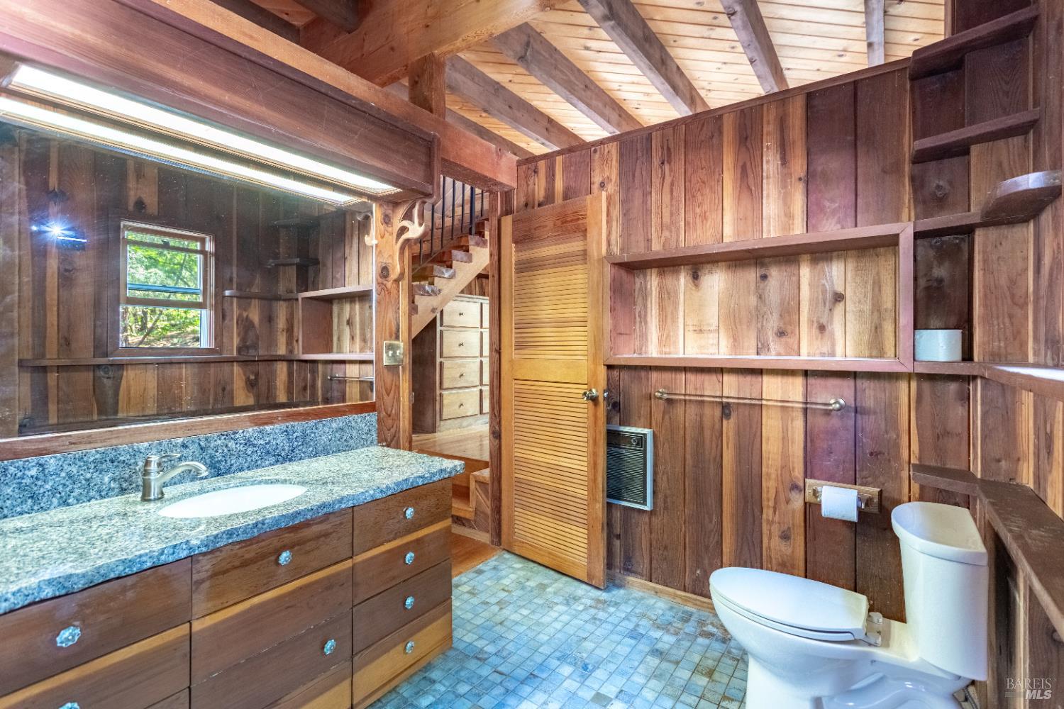 7722 Hidden Creek Ln