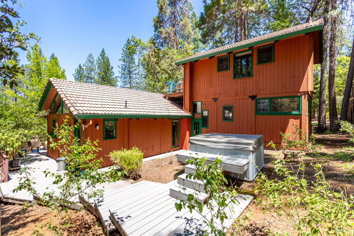 7722 Hidden Creek Ln