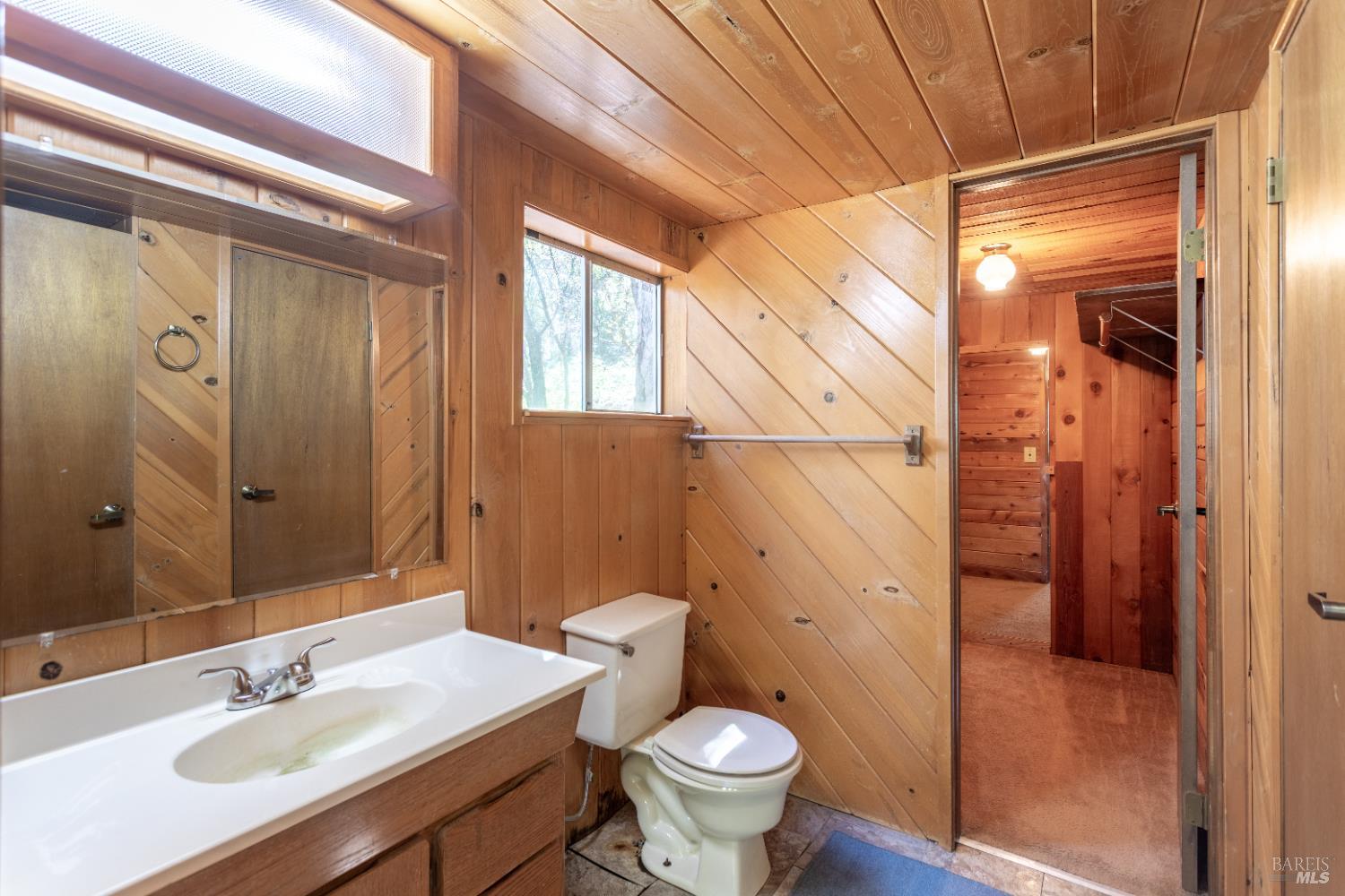 7722 Hidden Creek Ln