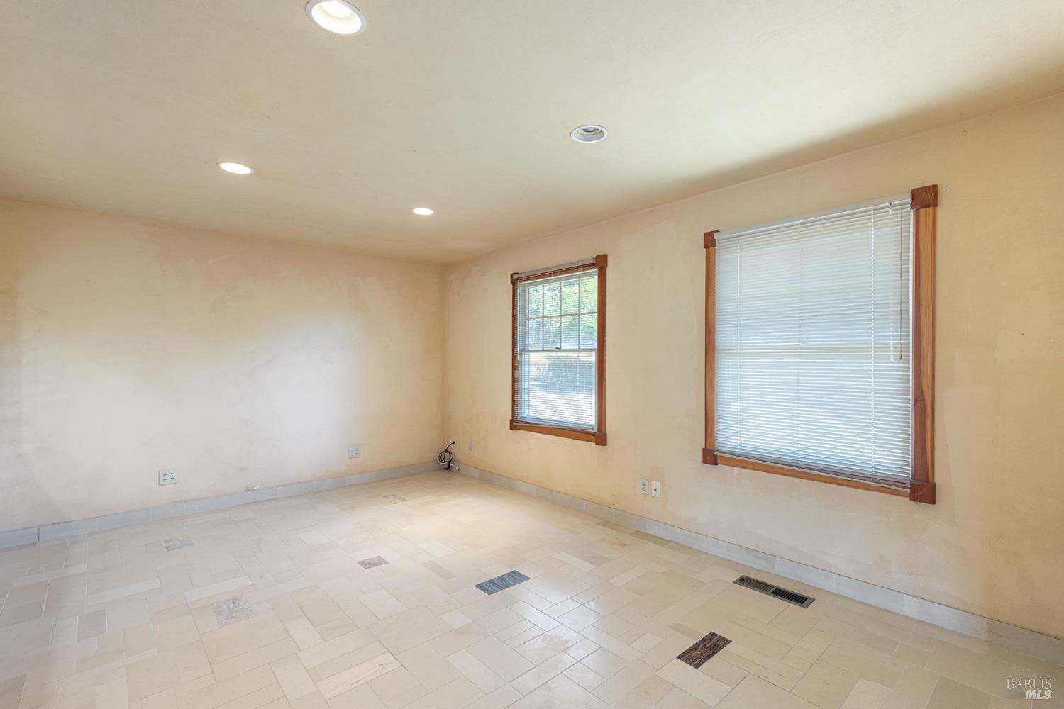 250 Theresa Dr