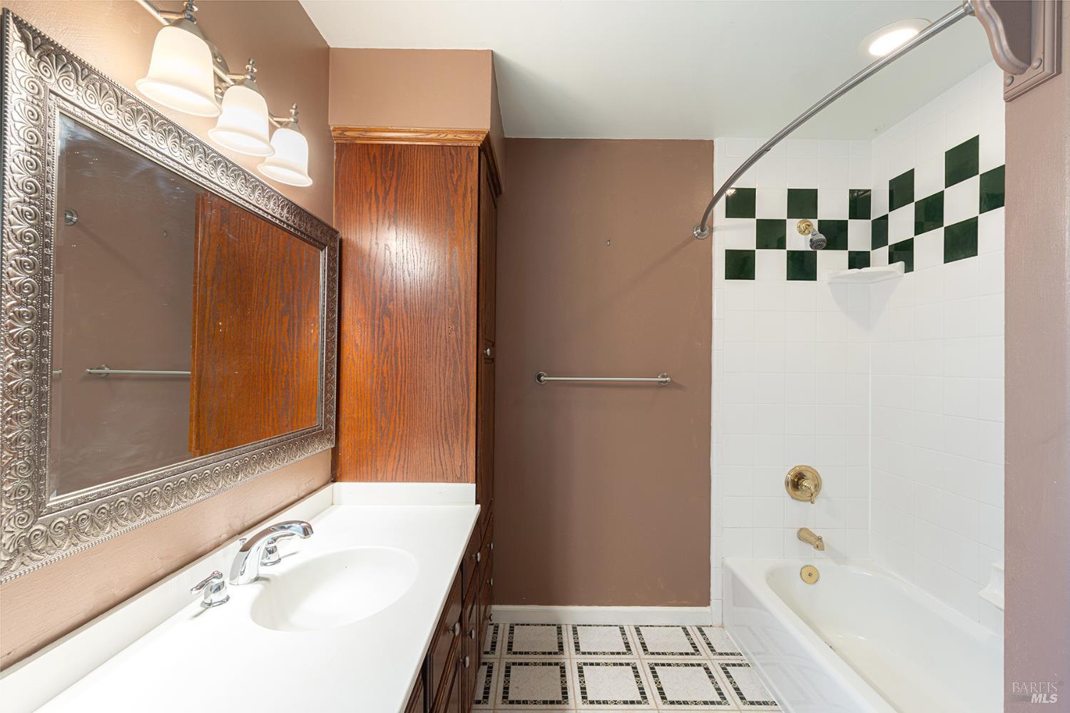 250 Theresa Dr