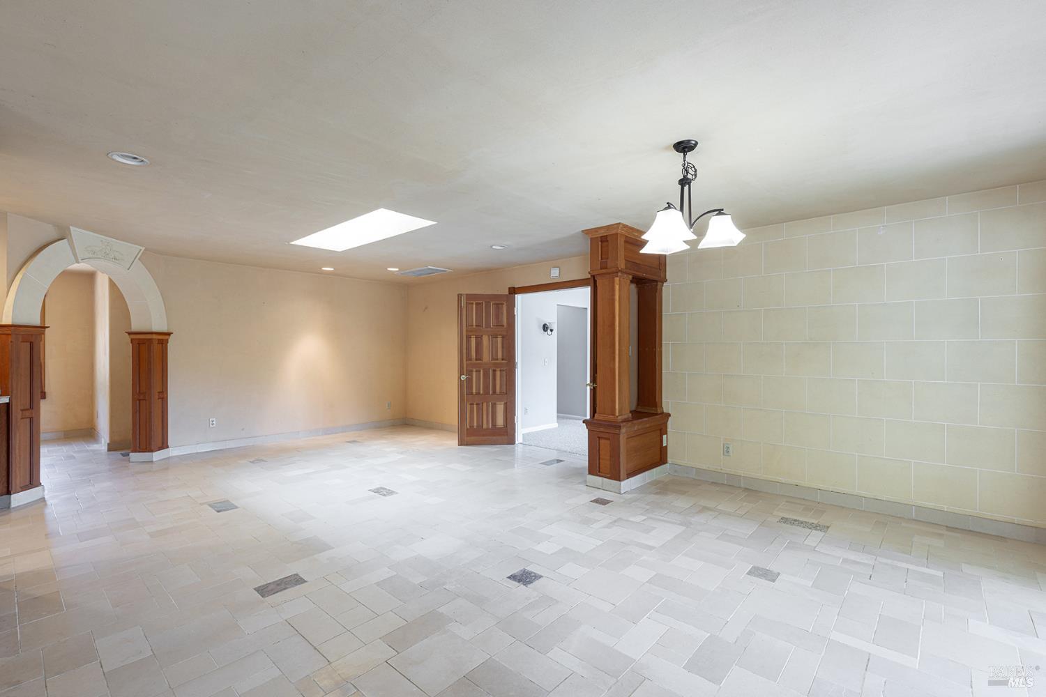 250 Theresa Dr