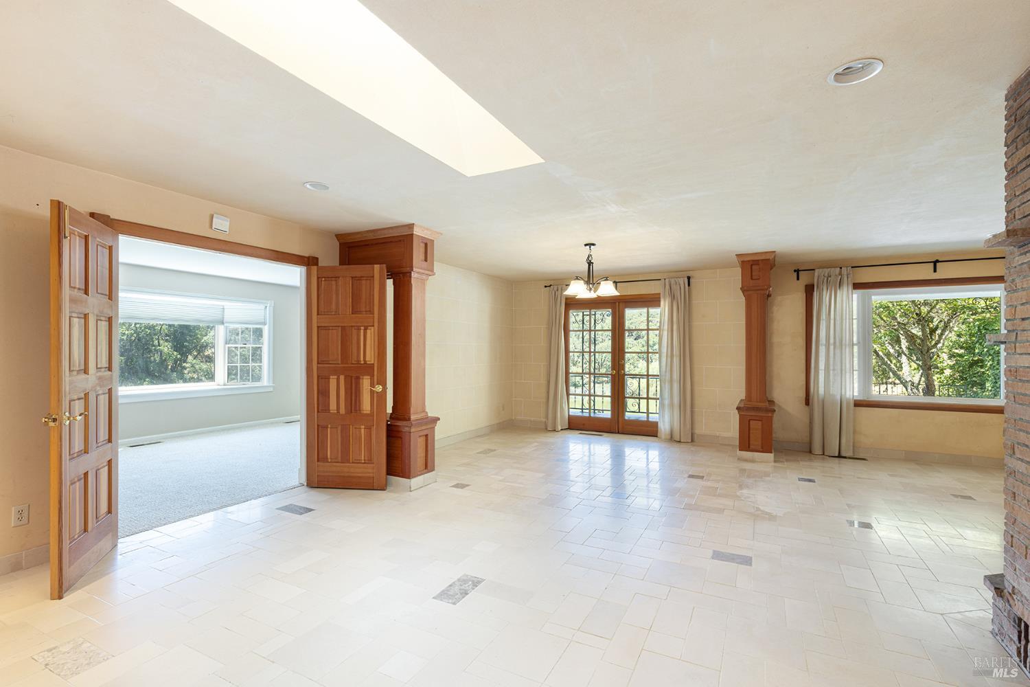 250 Theresa Dr