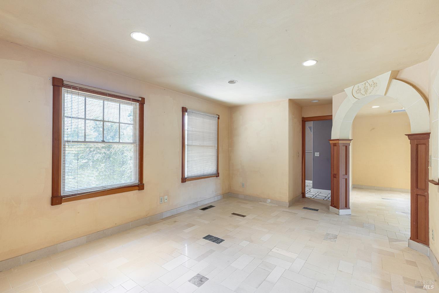250 Theresa Dr