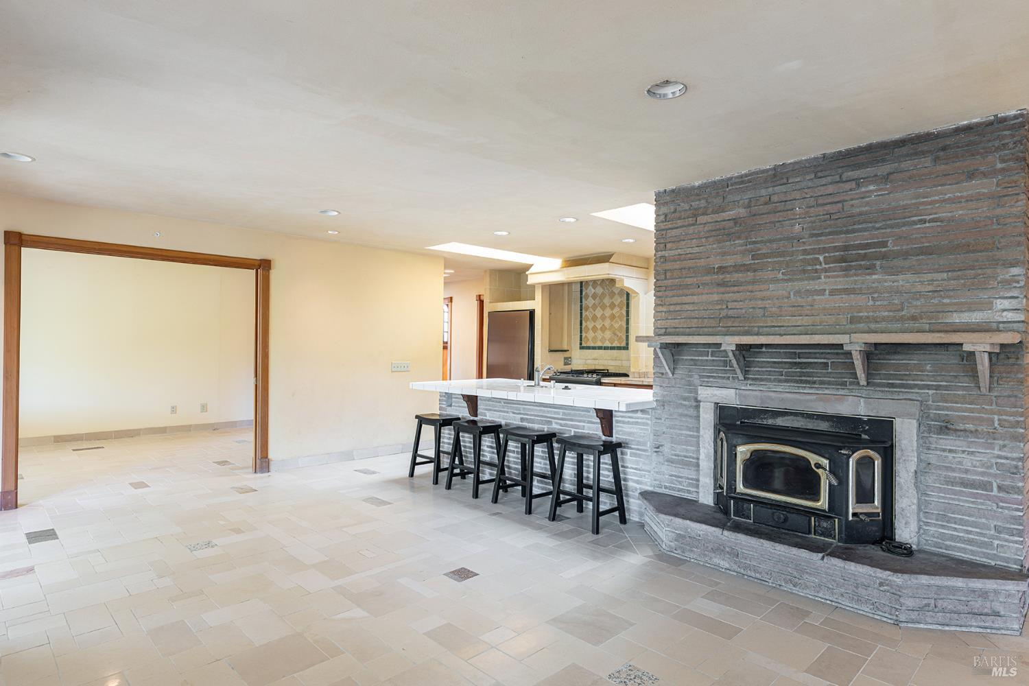 250 Theresa Dr