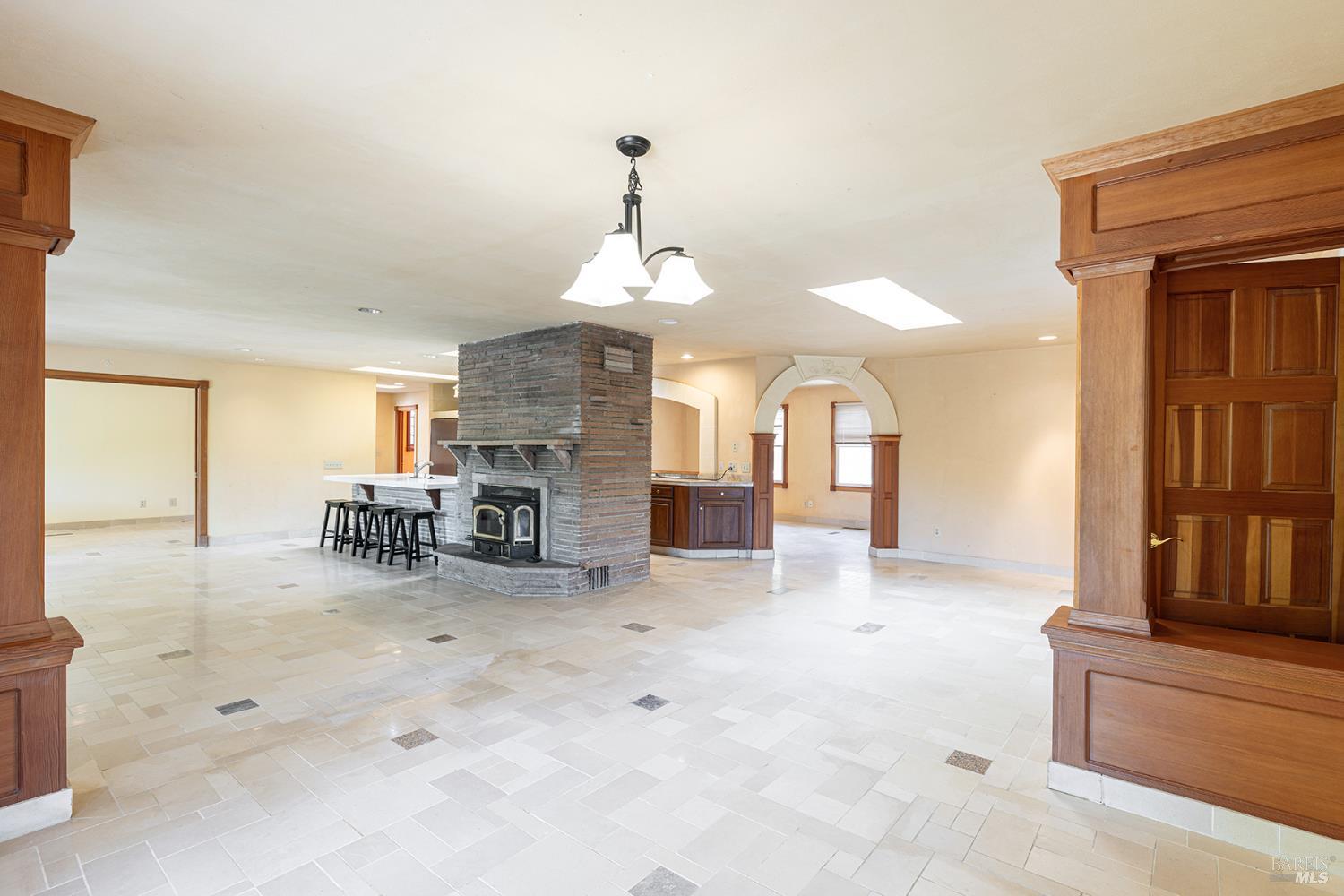 250 Theresa Dr