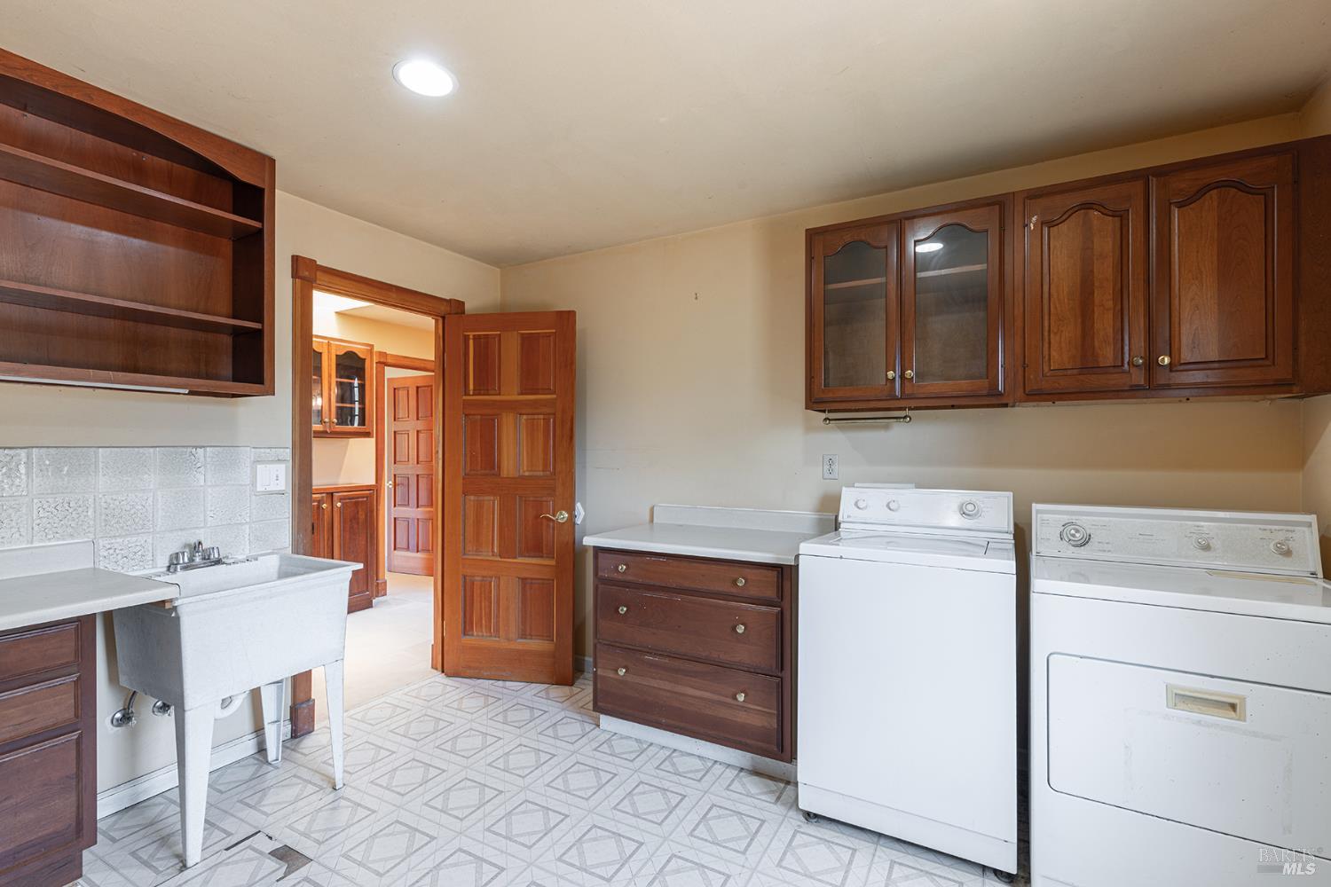 250 Theresa Dr