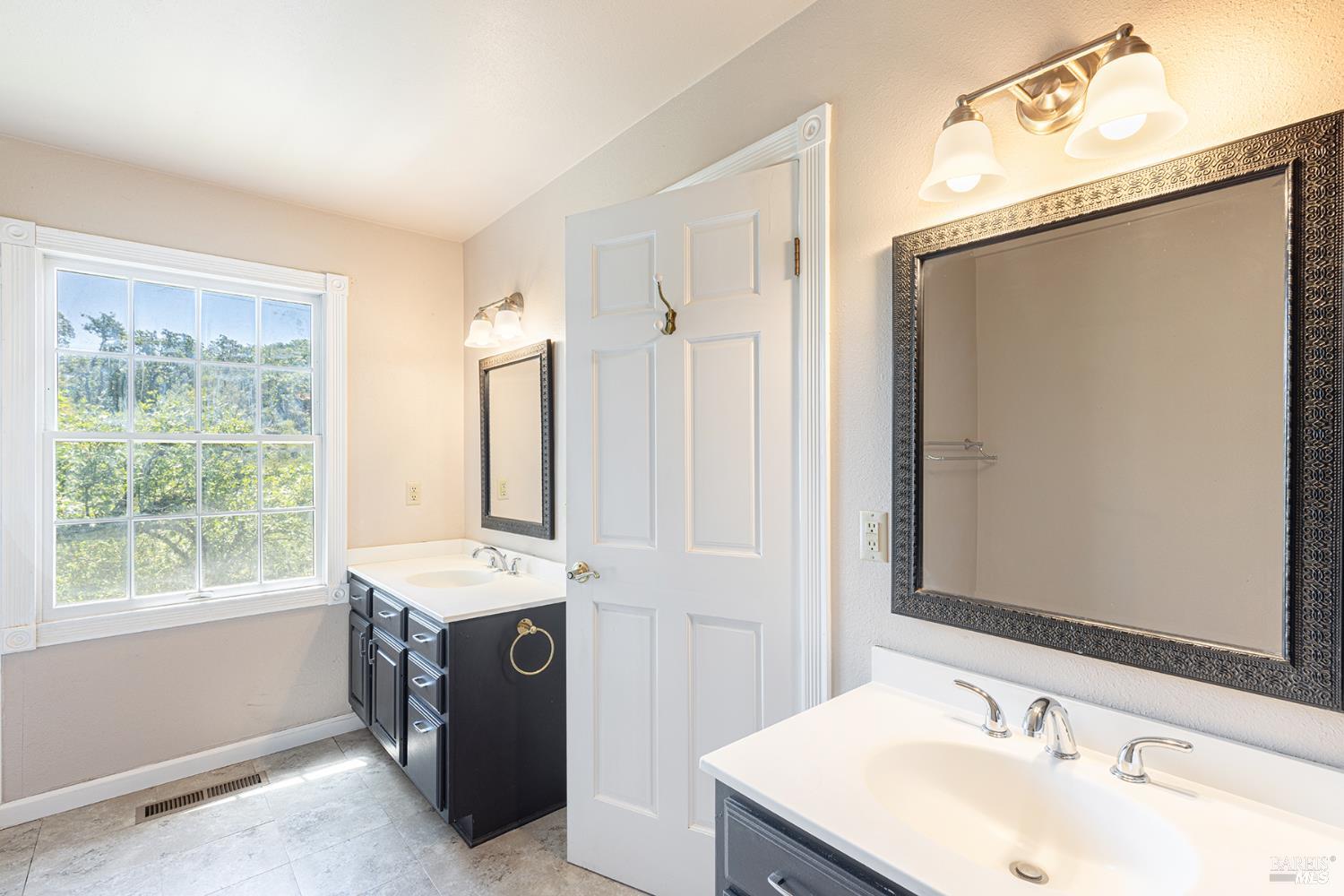 250 Theresa Dr