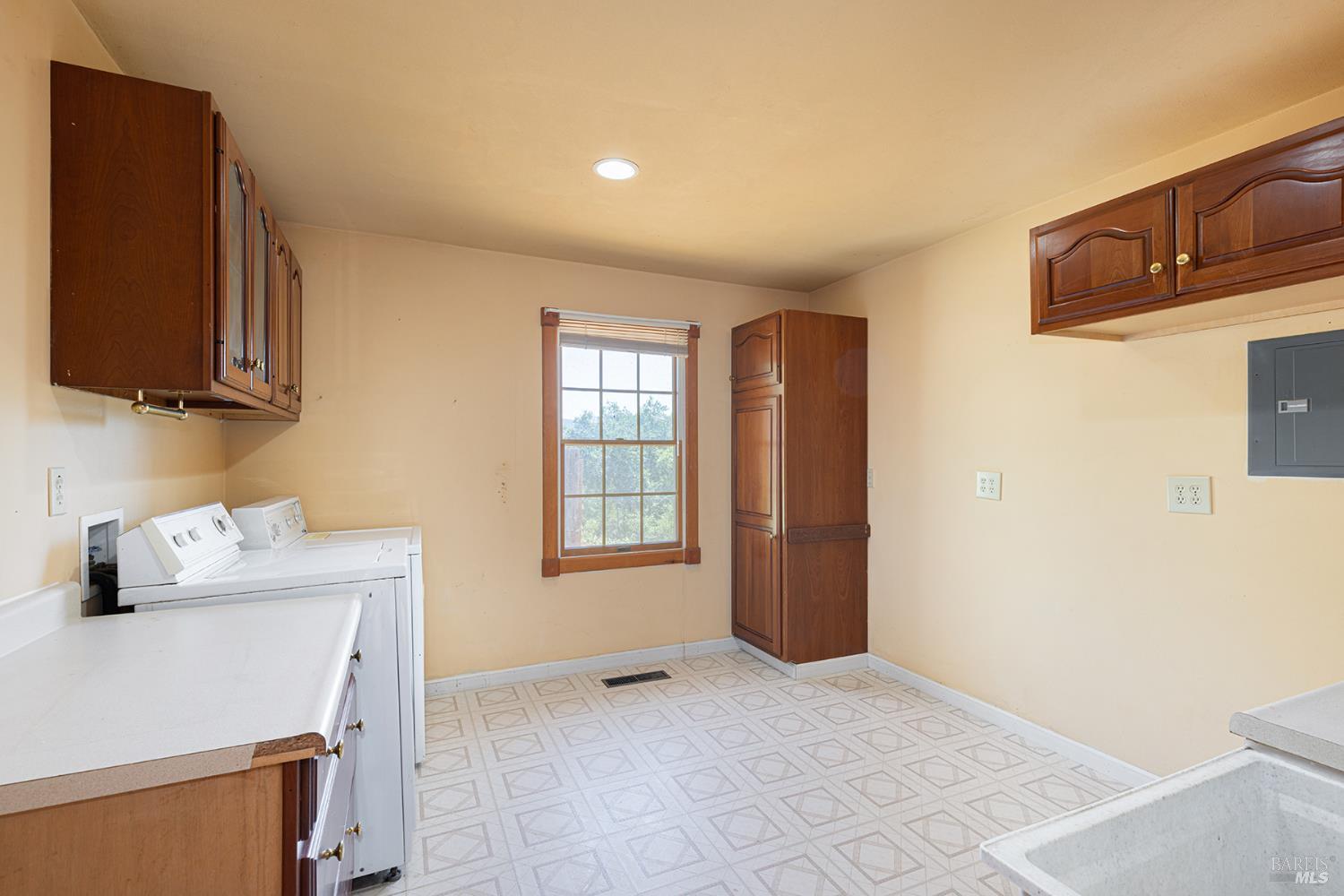 250 Theresa Dr