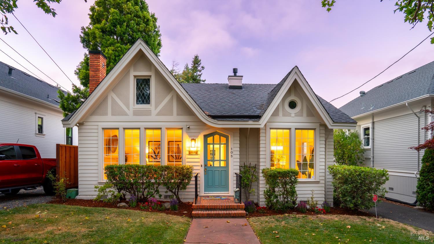 105 Laurel Ave