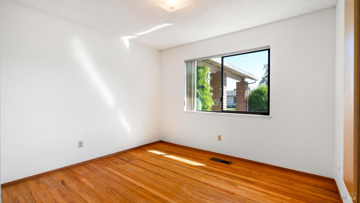 84 Eastside Cir