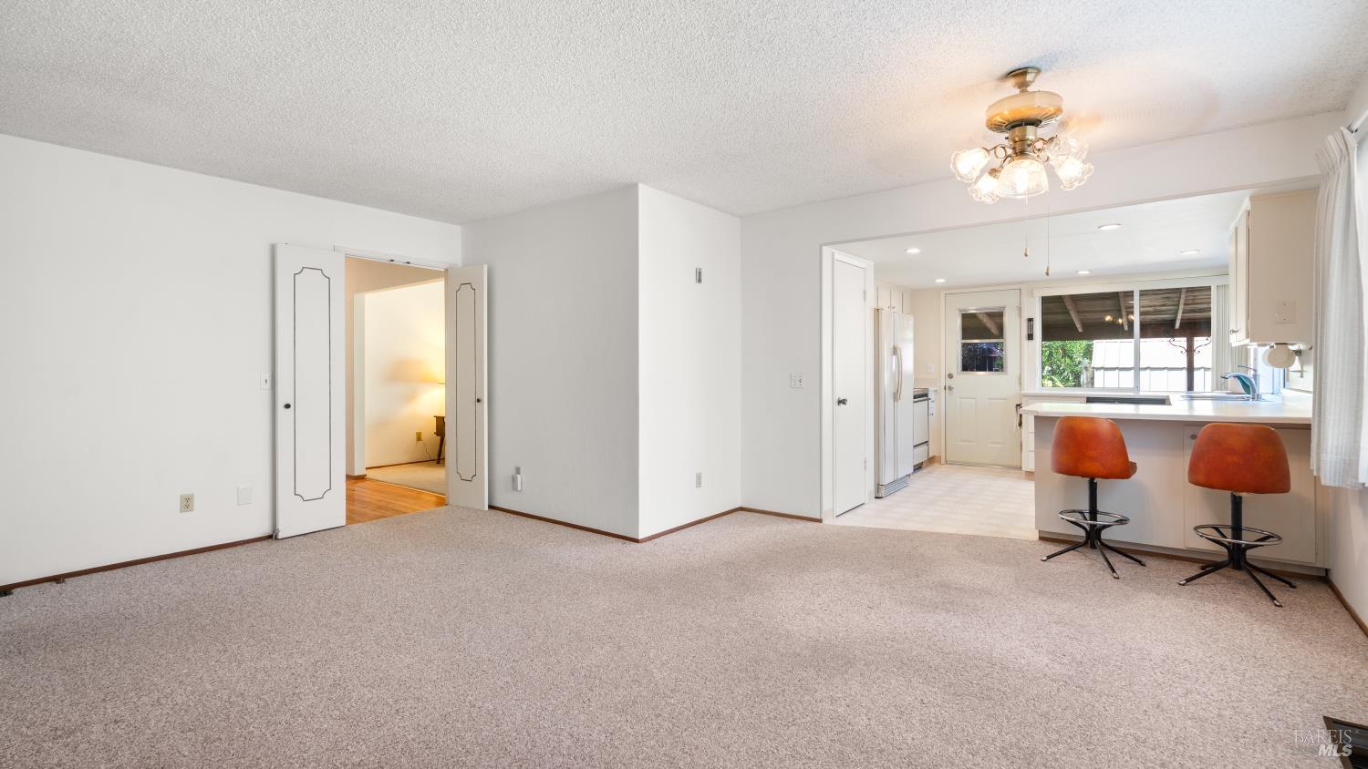 84 Eastside Cir