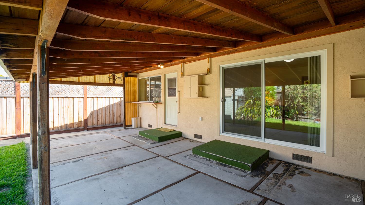 84 Eastside Cir