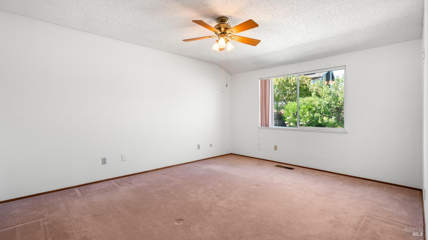 84 Eastside Cir