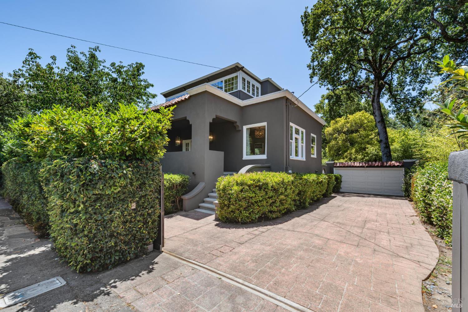 57 Sir Francis Drake Blvd