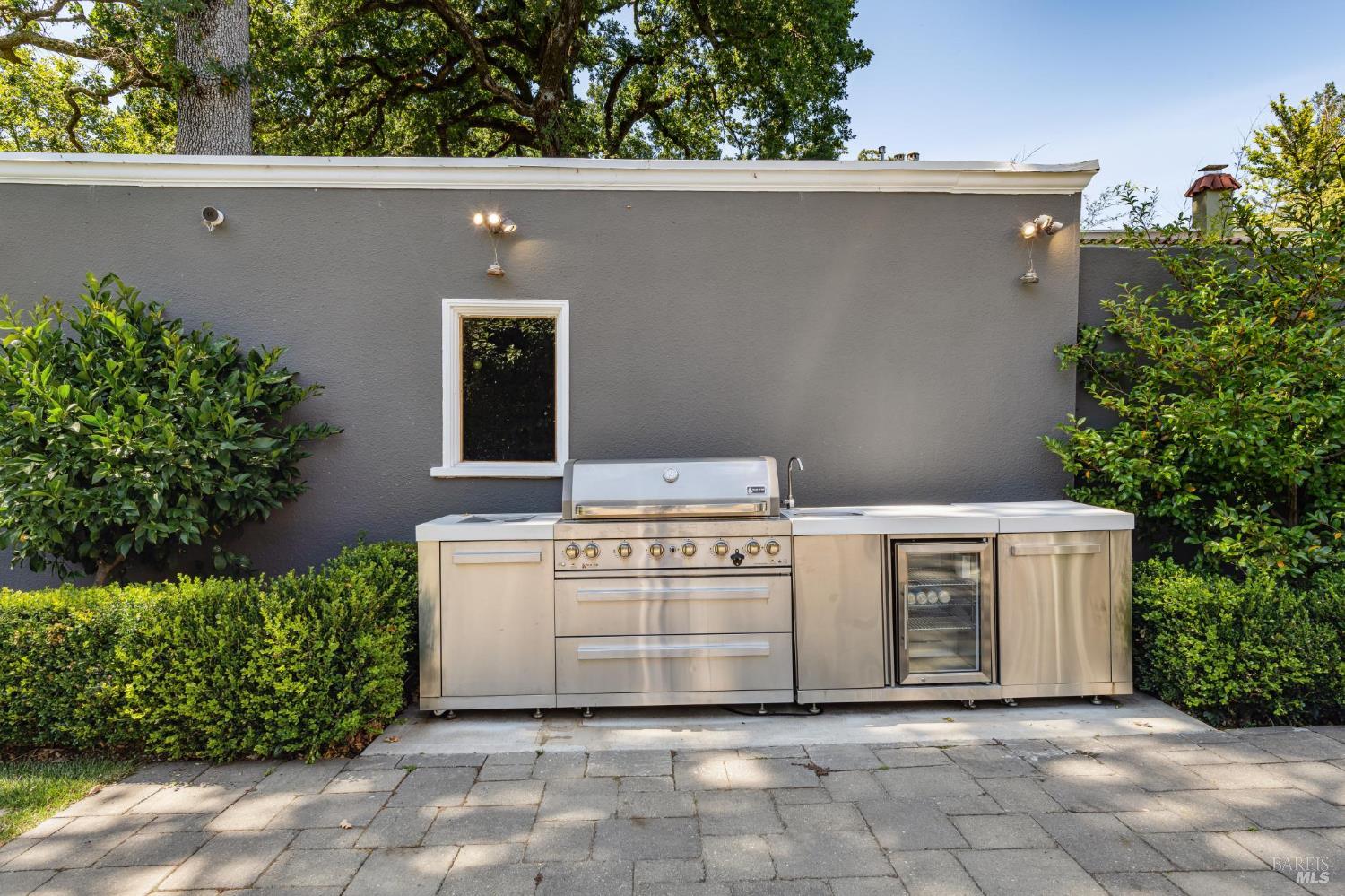 57 Sir Francis Drake Blvd