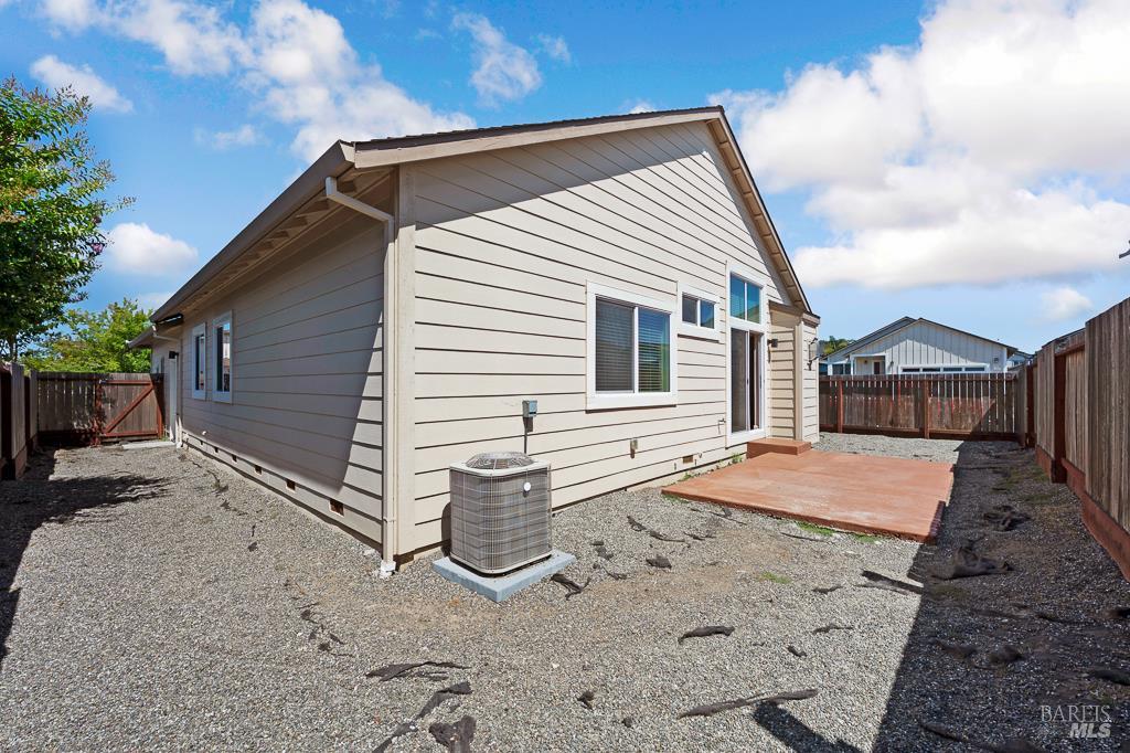 1960 Dogwood Dr
