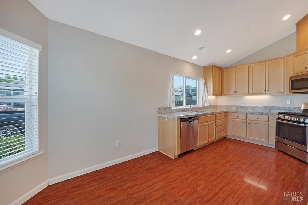 1960 Dogwood Dr
