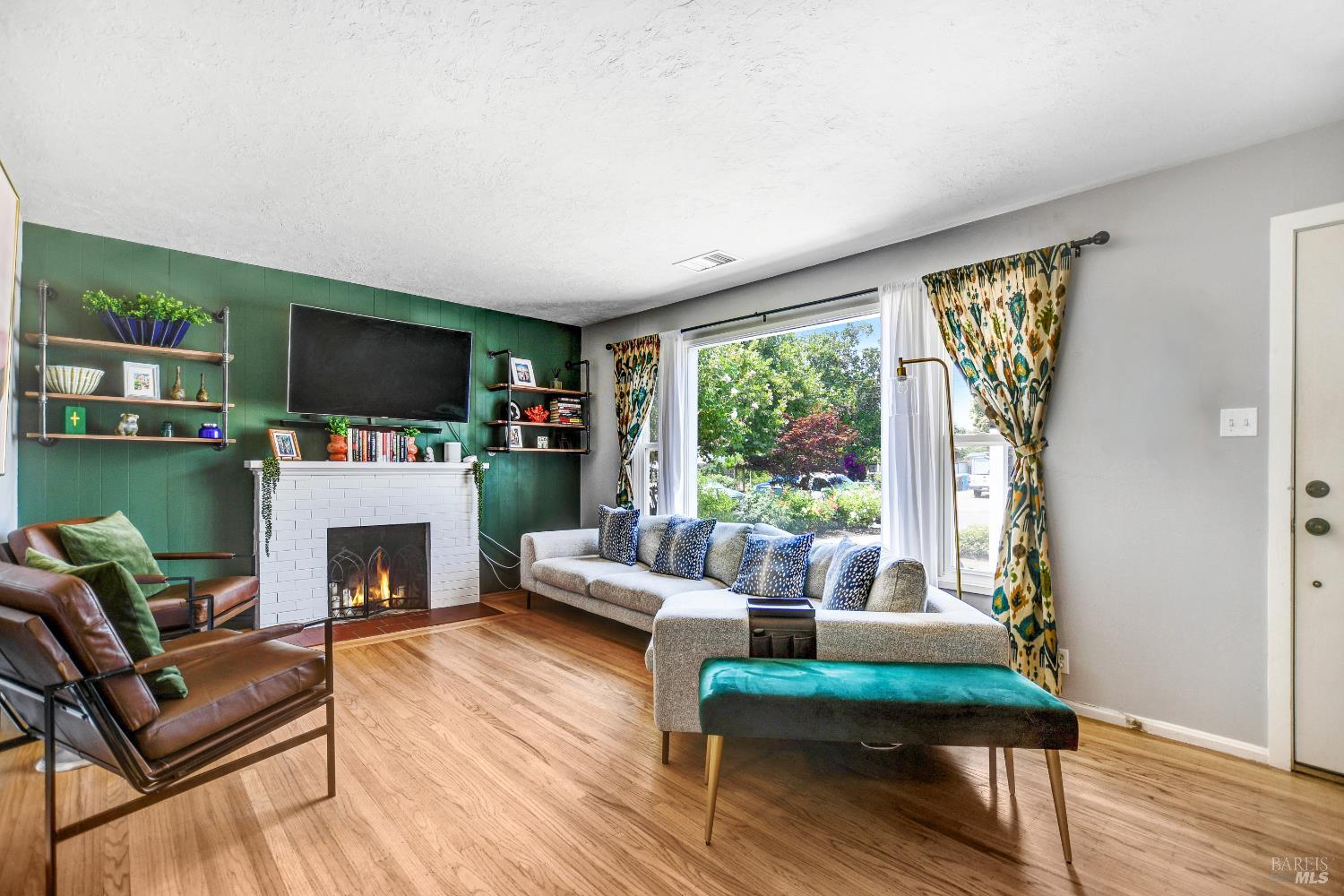 3136 Claremont Dr