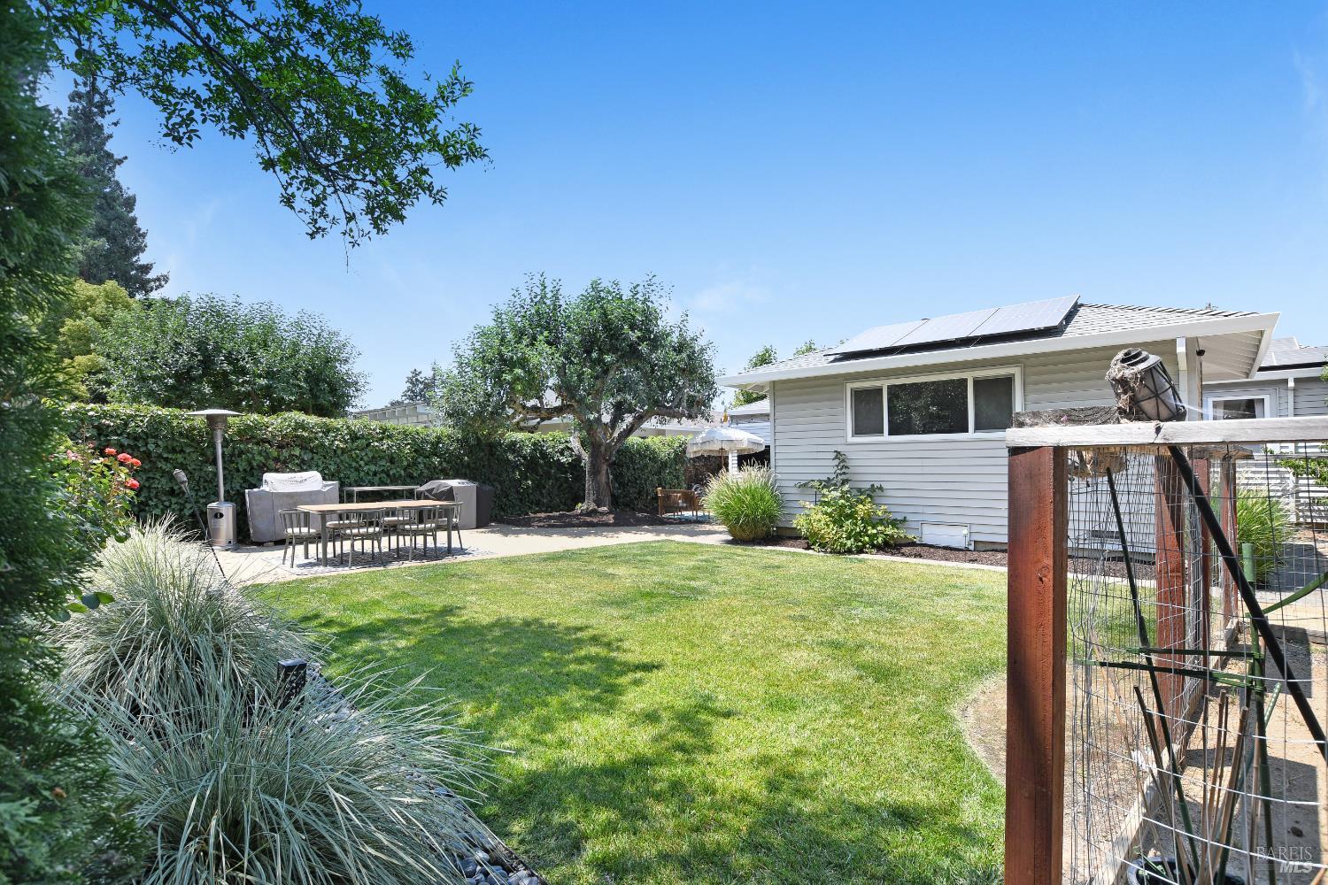 3136 Claremont Dr