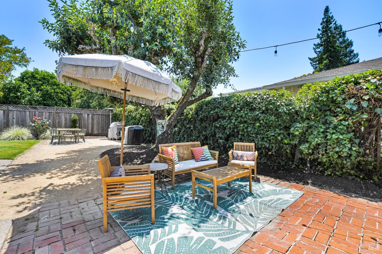 3136 Claremont Dr