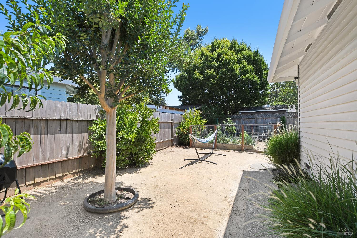 3136 Claremont Dr