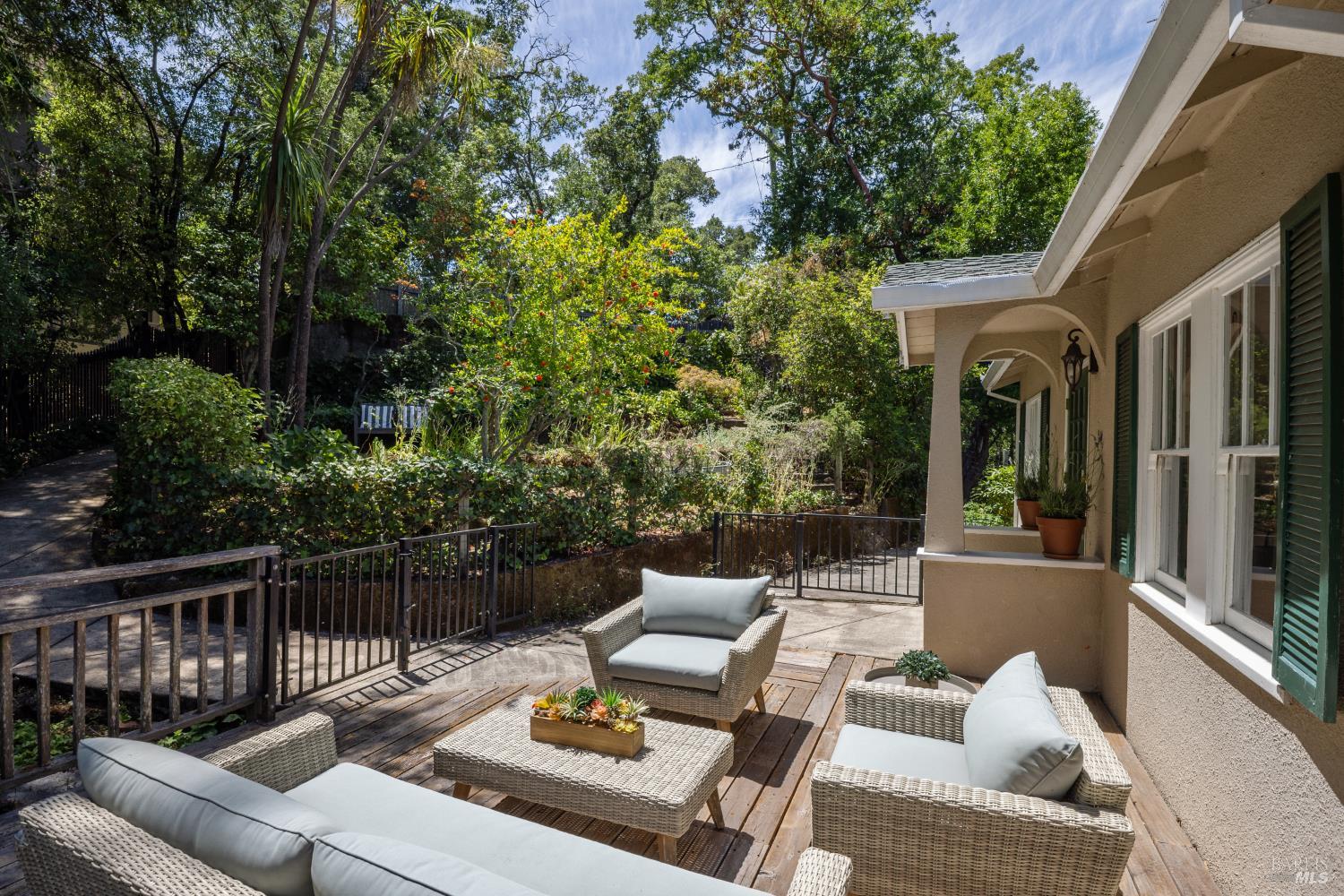 63 Ivy Dr