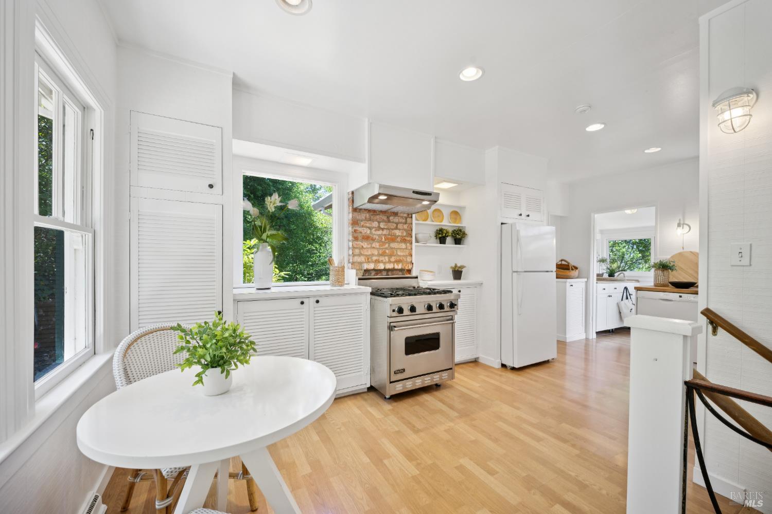 63 Ivy Dr