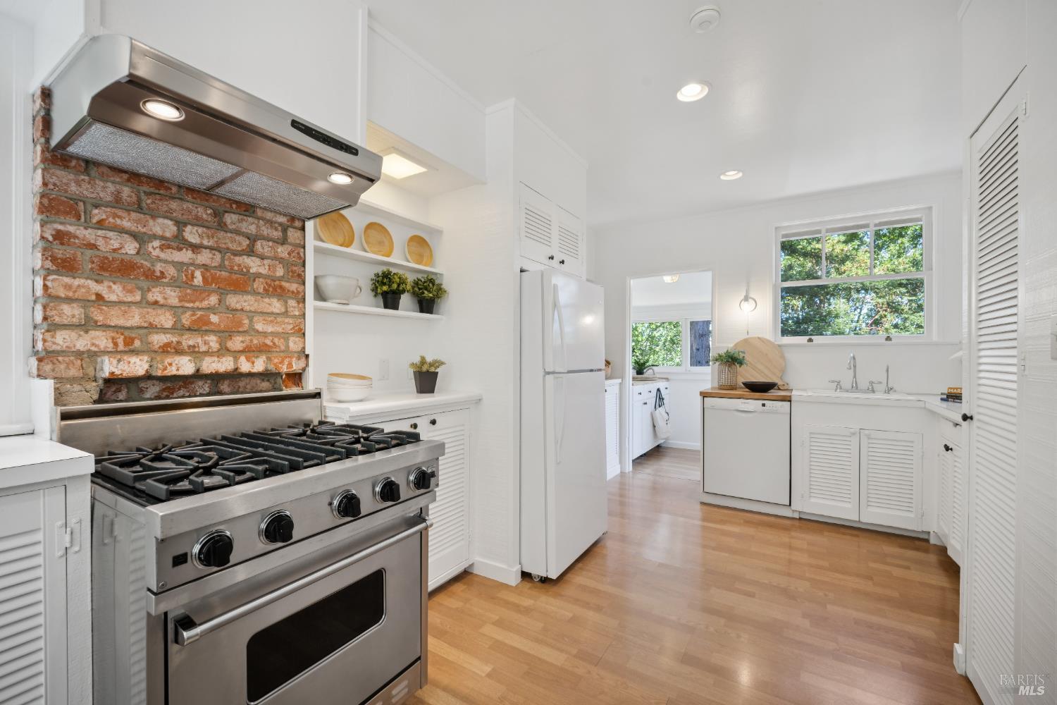 63 Ivy Dr
