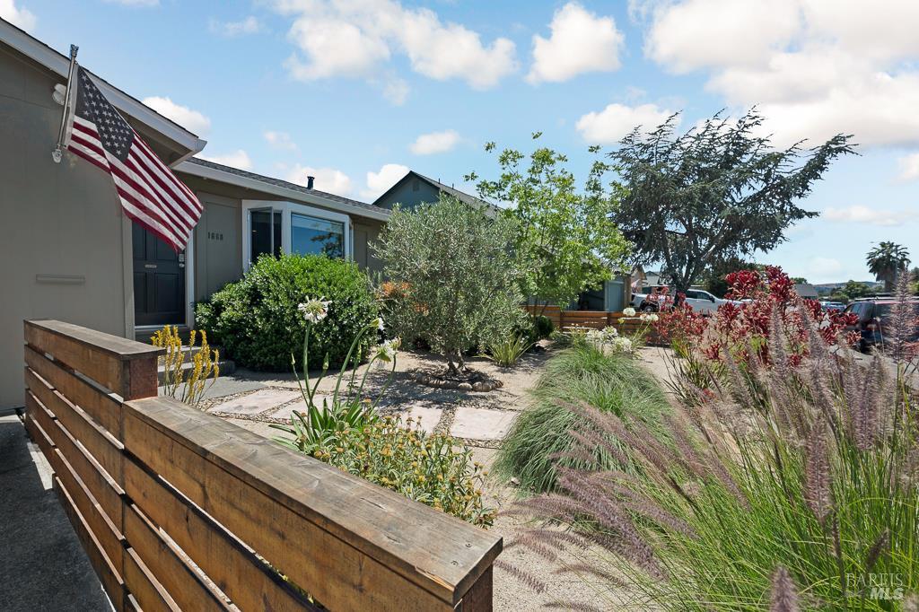 1668 Baywood Dr